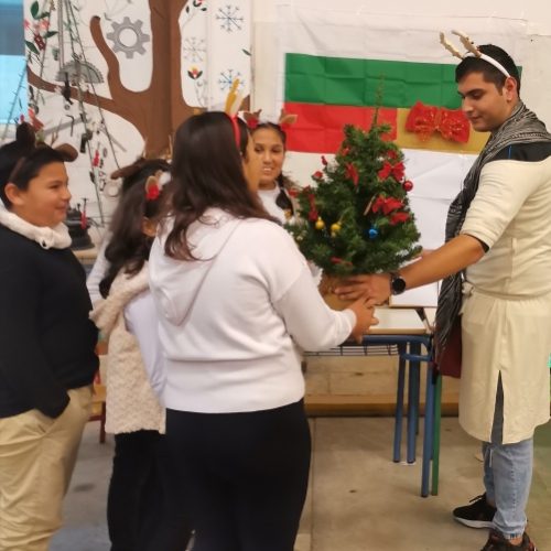 Η Χριστουγεννιάτικη γιορτή στο Βουλγαρικό Κυριακάτικο σχολείο “Βασίλ Λέβσκι” – Πλατανιά, Κρήτηw! 