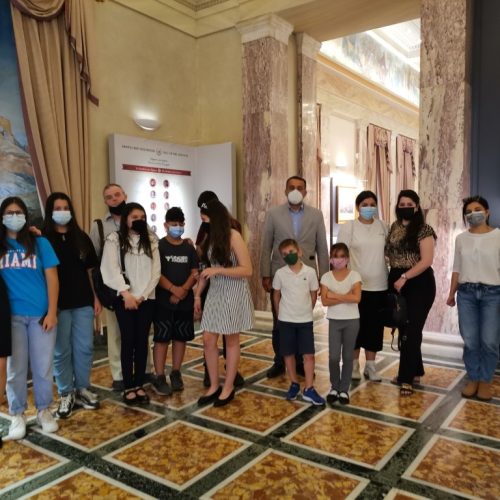 Αδελφός υπό αδελφού βοηθούμενος ώς πόλις όχυρα υψηλή-Βούλη